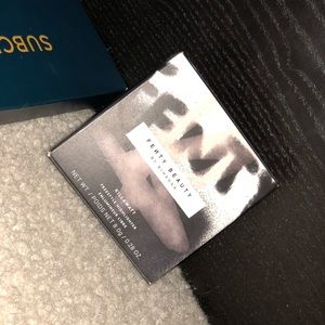 Fenty Beauty Trophy Wife Highlighter